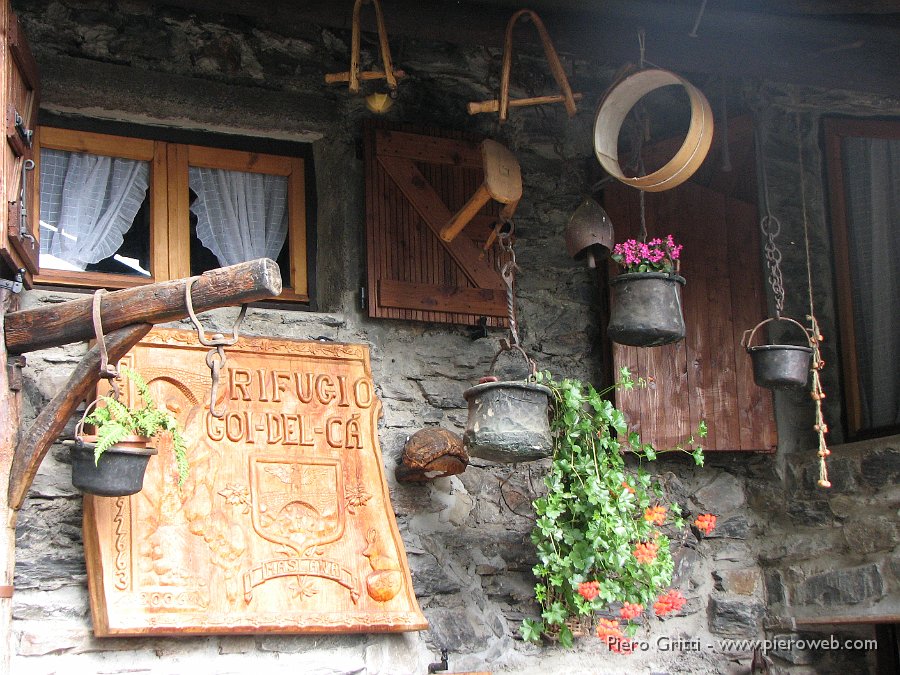 maslnaa-curo 169.jpg - "Rifugio Goi del ca'...questo è il bar-ritrovo di Maslana (tel 034644497)